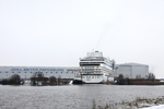 Langsam bewegt sich das Schiff Richtung Ems